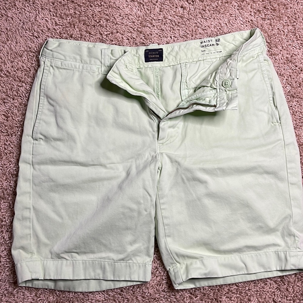 J Crew Stanton short 32 waist 9inch inseam- lime color